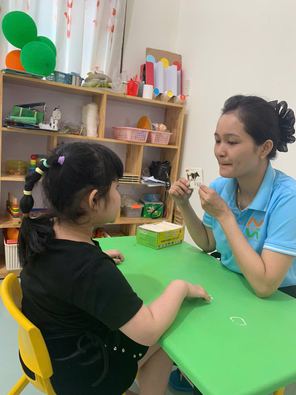 Dấu hiệu trẻ tự kỷ 2 tuổi